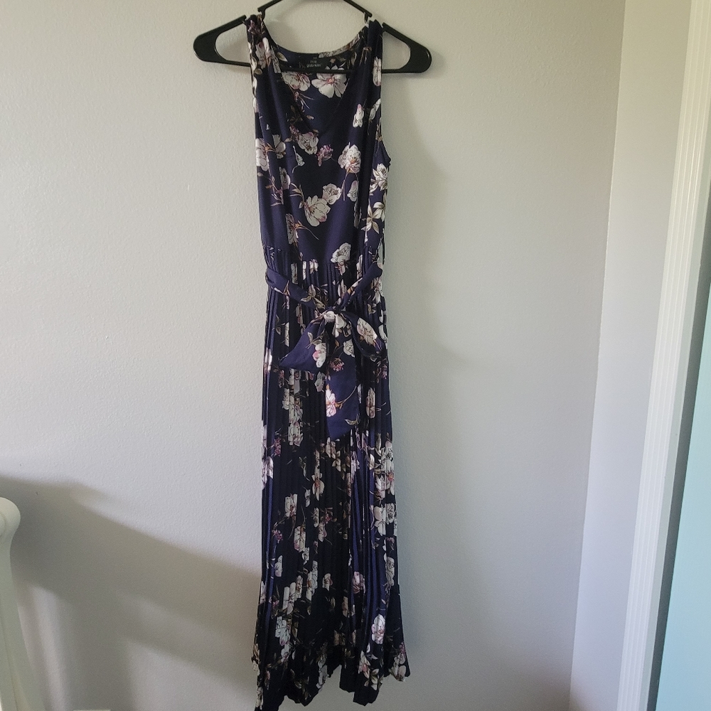 Mile Gabrielle Floral Dress
